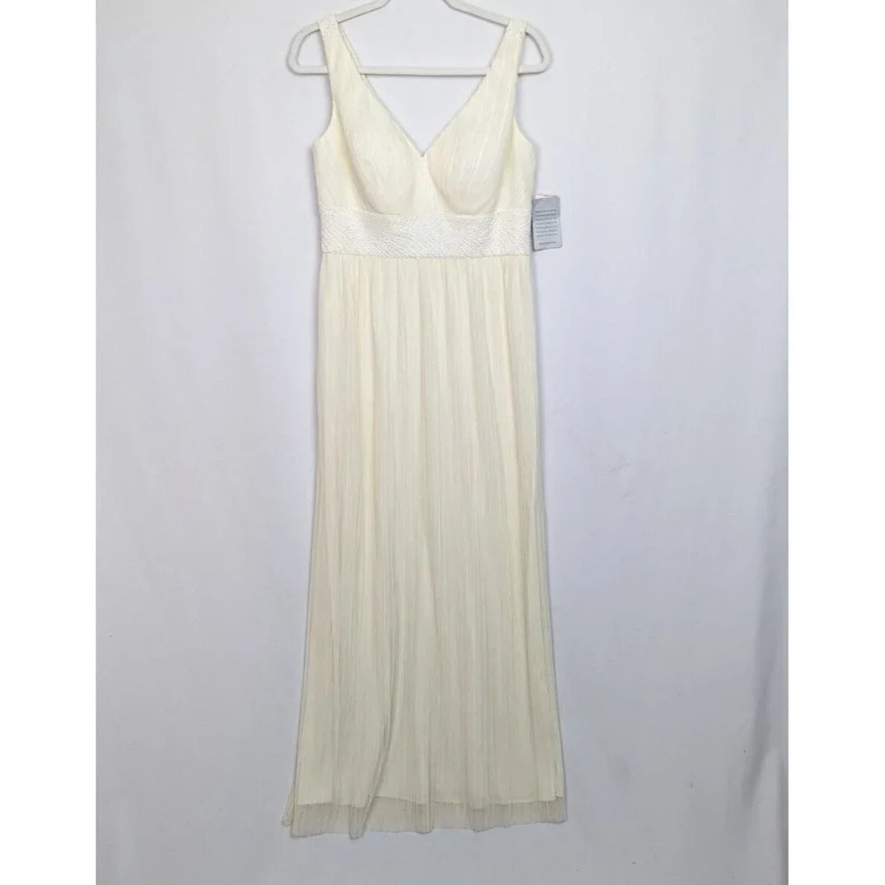 NWT Cachet 10 Evening Gown Formal V-Neck Empire Waist Full Length Cream Ivory